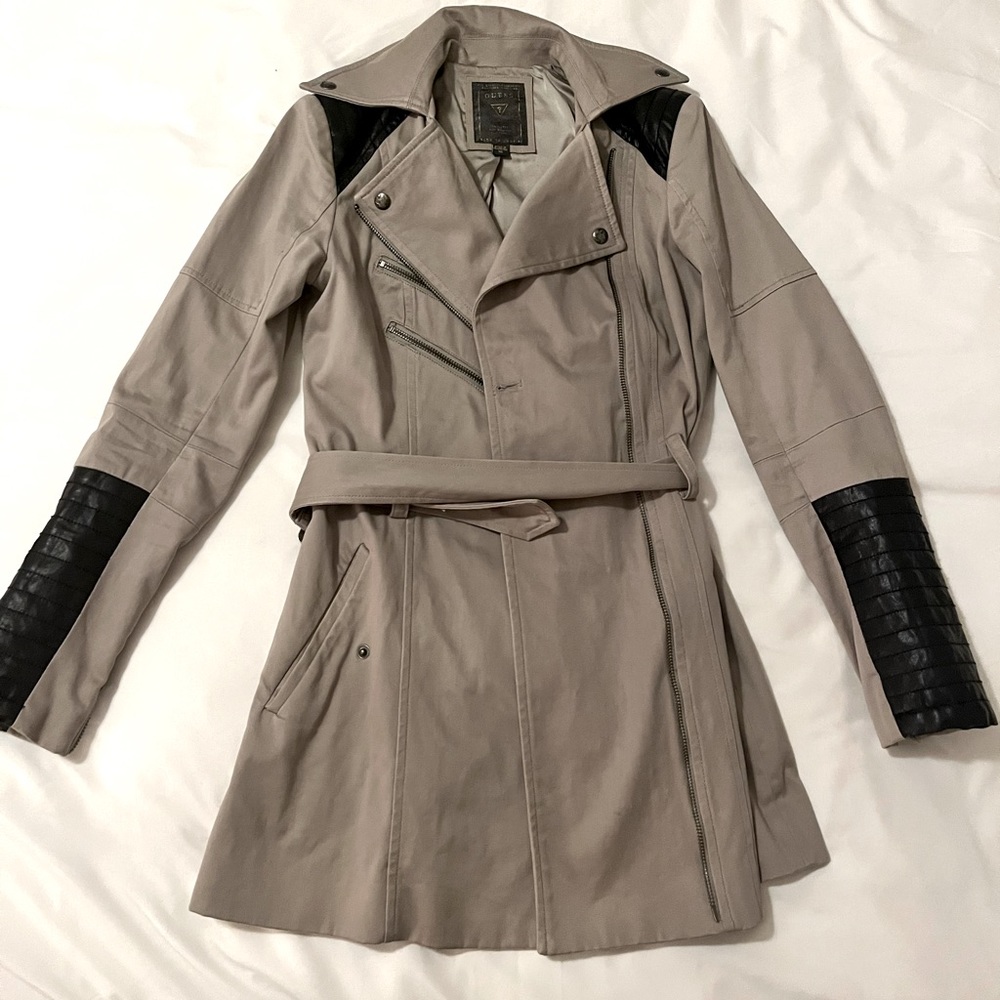 Guess trench coat with accents
